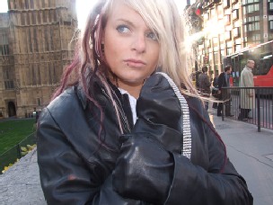 Girls-in-leather-gloves-and-leather-jacket