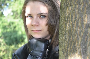 lucy-girl-leather-gloves